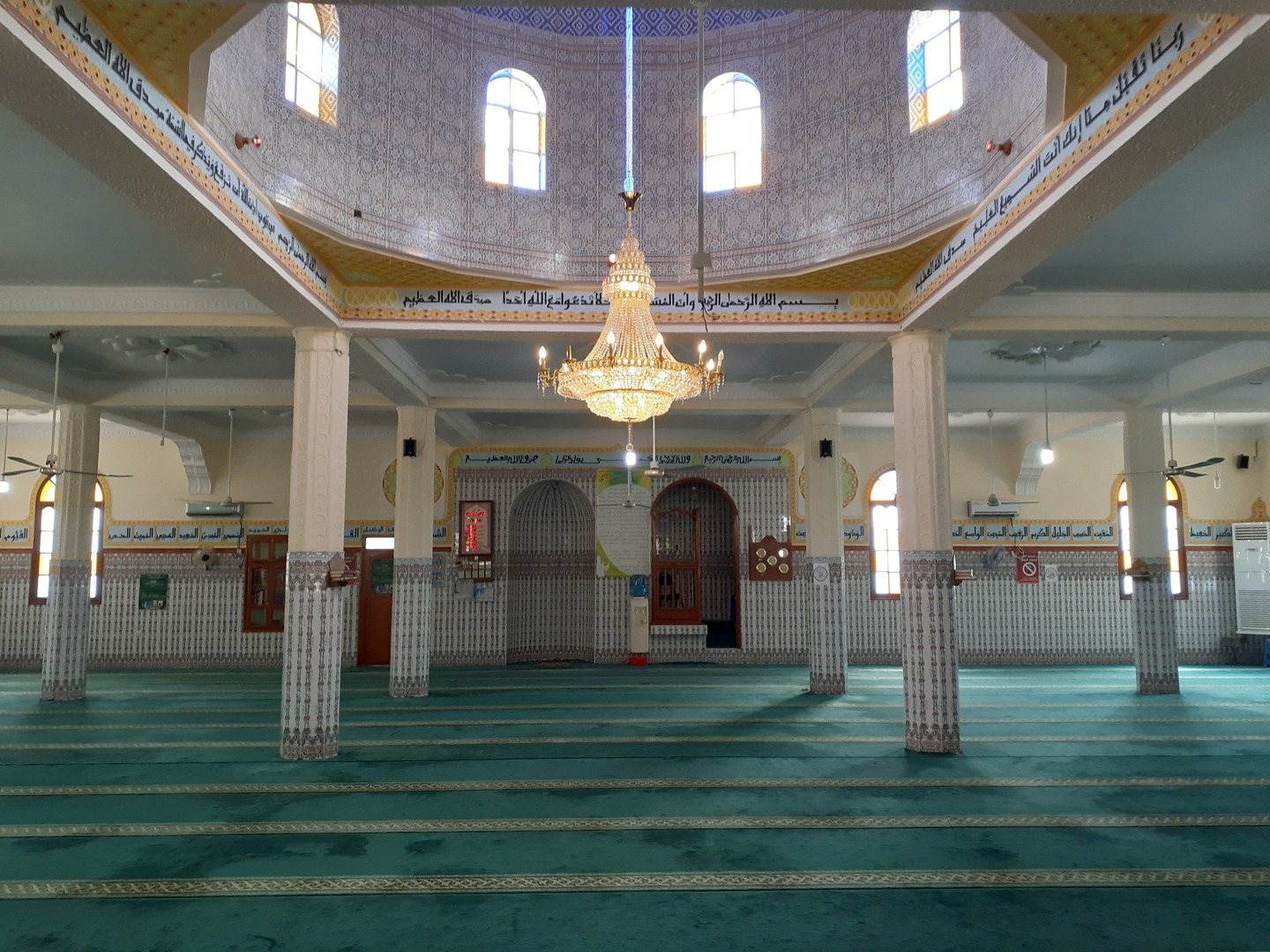 مسجد عمر بن الخطاب الميزاب