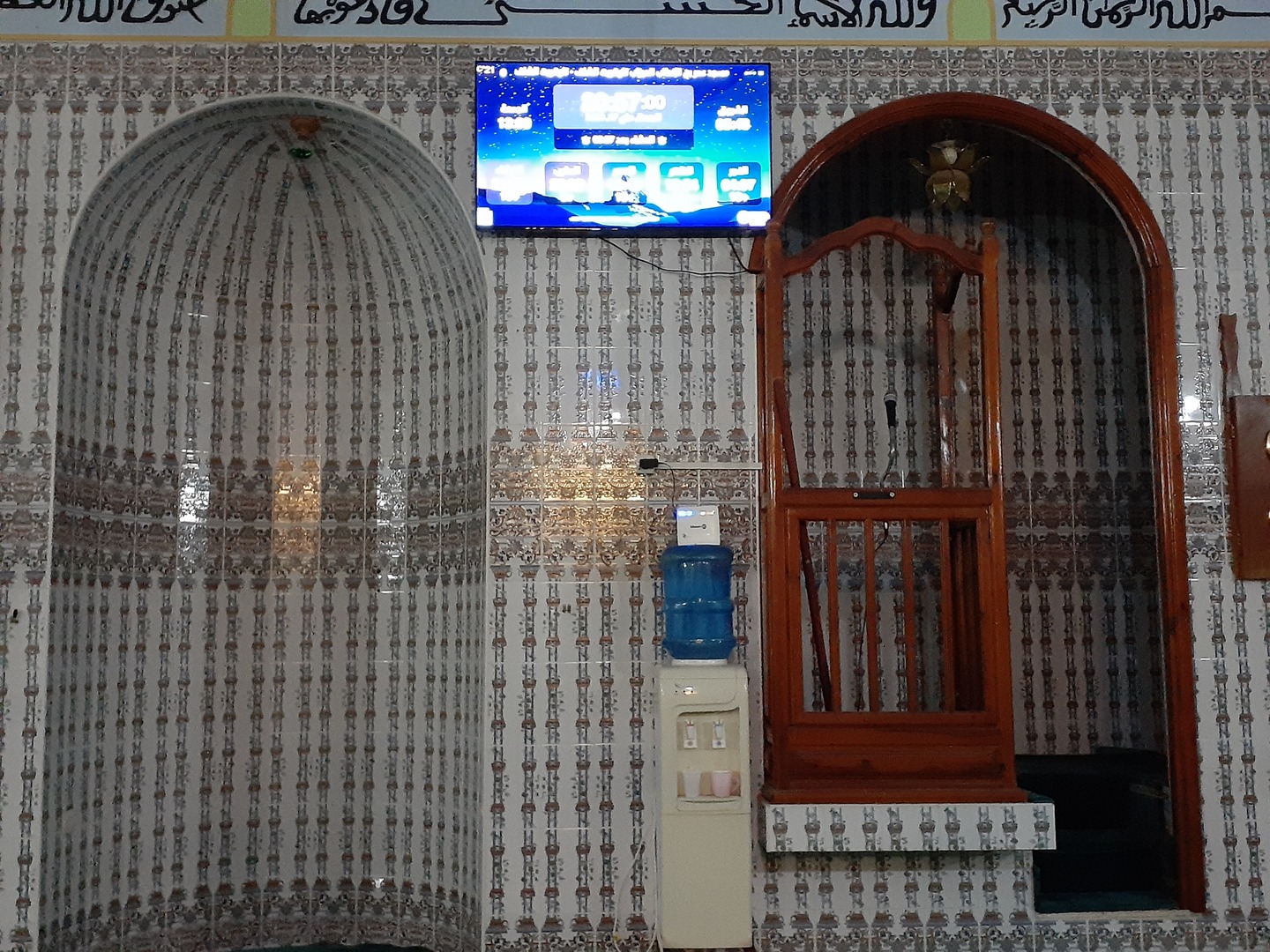 مسجد عمر بن الخطاب الميزاب