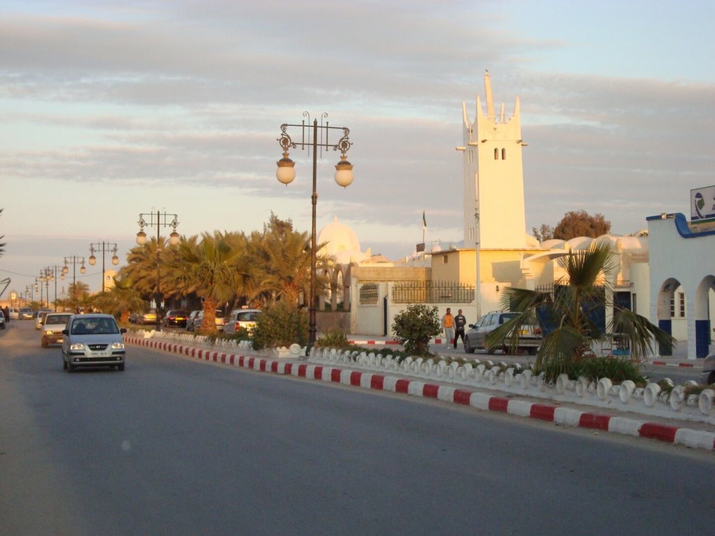 مسجد عبد الحميد بن باديس _ حي السعادة