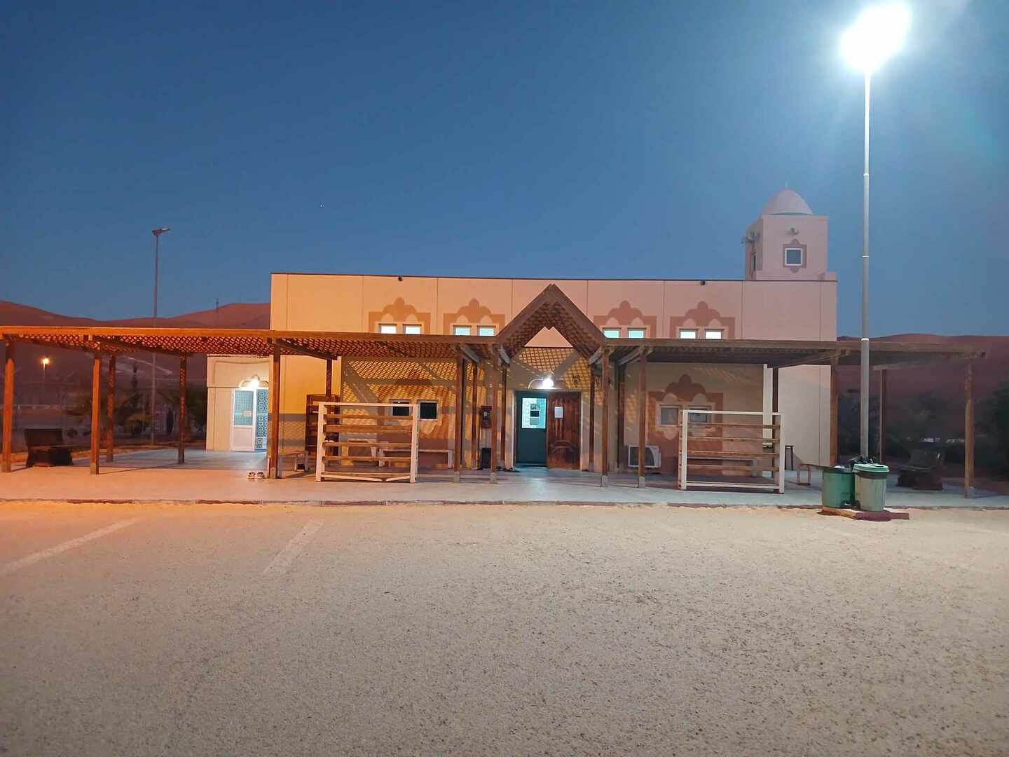 مسجد قاعدة الحياة المرق