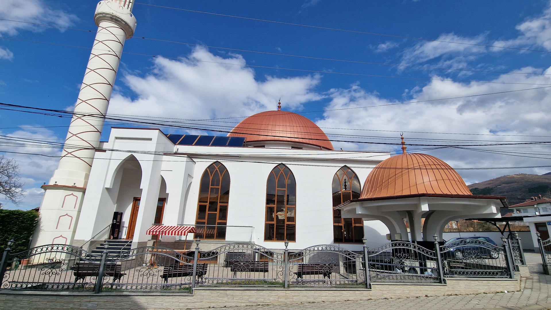 "Nova Džamija-Xhamia e Re"