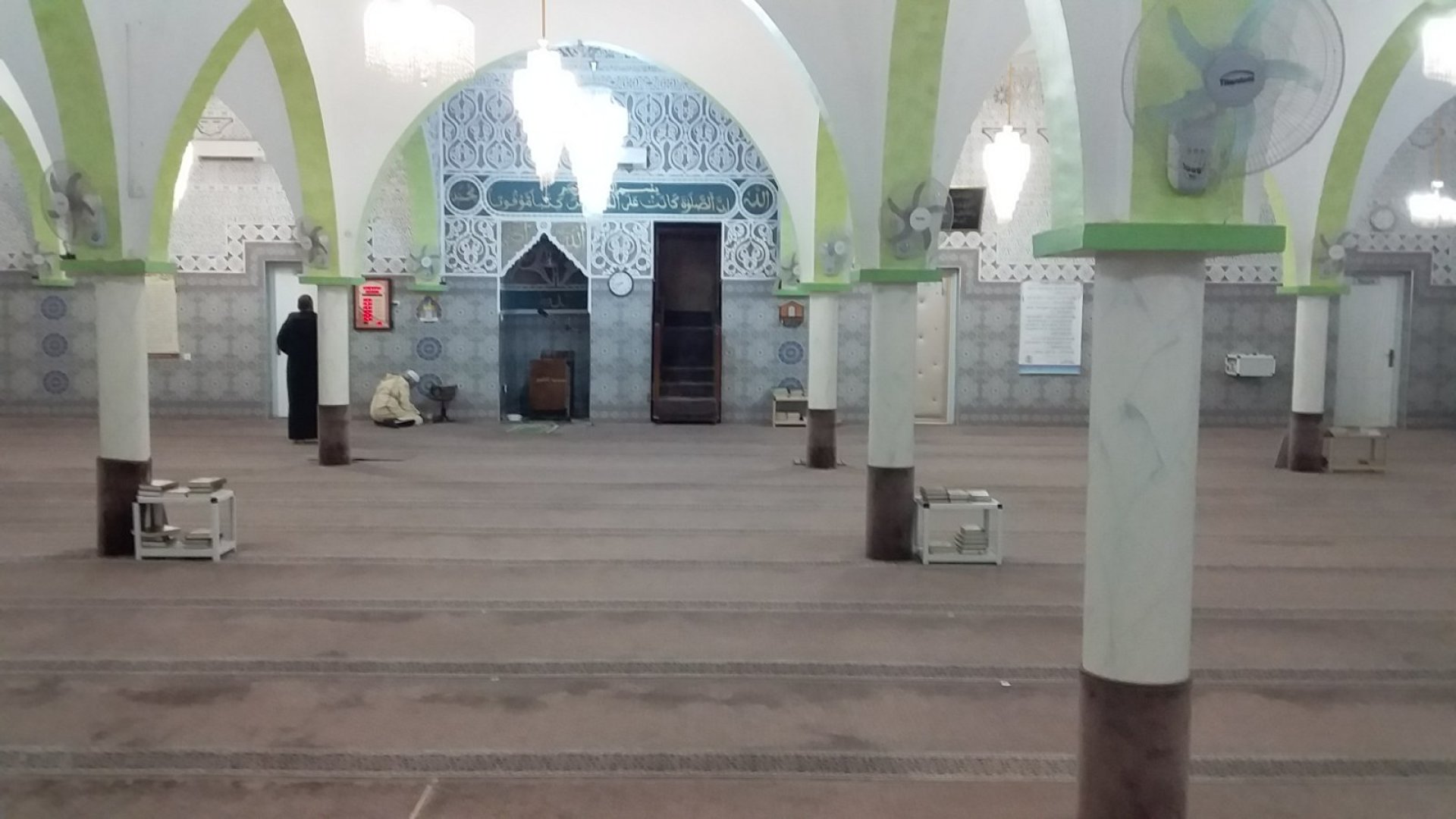 مسجد التقوى عين الزبدة