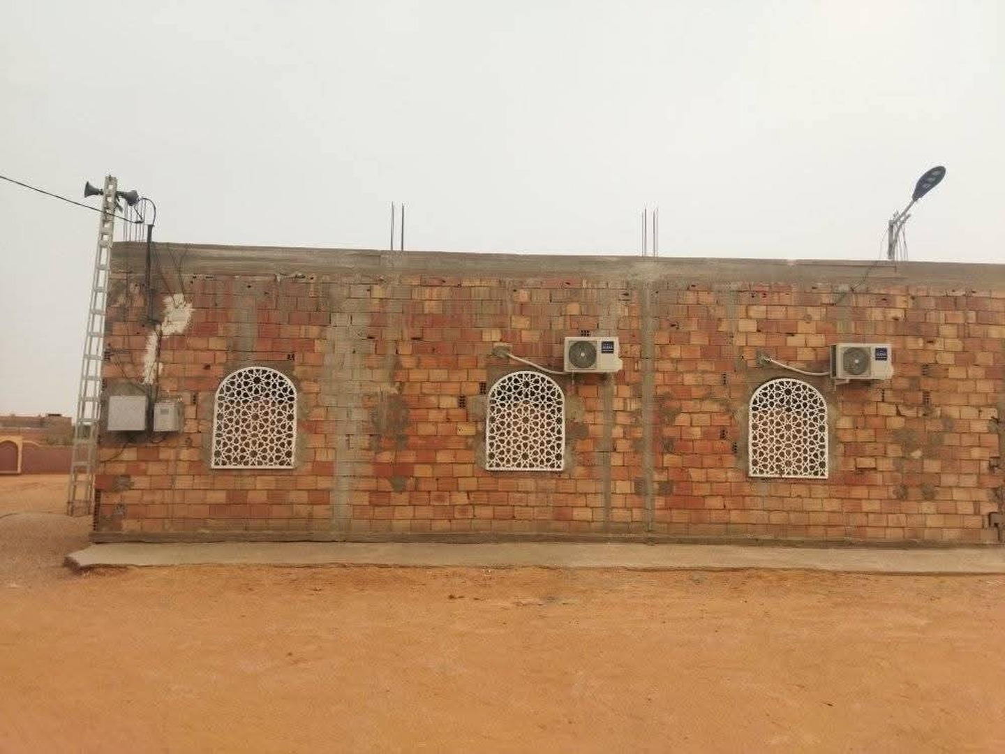 مسجد الخلفاء الراشدين بأقبلي