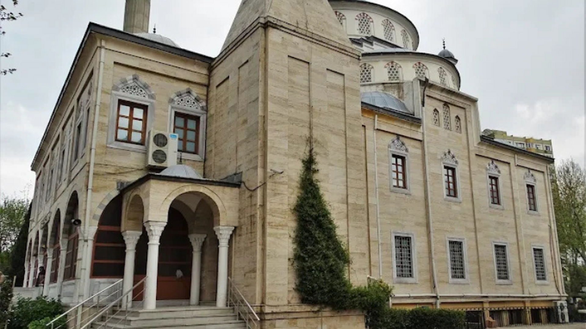 Ataköy Yunus Emre Camii