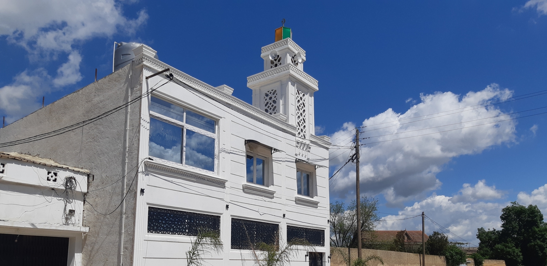 مسجد عباد ٱلرَّحۡمَٰنُ -الفيرم -الشلف